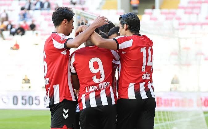 Turquie : Appindangoyé et Sivasspor renversés en quatre minutes par Batman Petrolspor