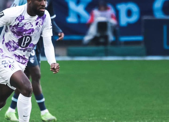 Ligue 1 : Le Toulouse FC de Shavy Babicka domine largement le SCO Angers d'Allevinah et Ekomie 