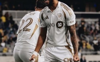 MLS : Denis Bouanga signe un triplé et offre la victoire à Los Angeles FC