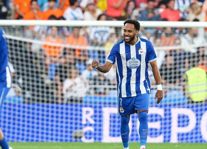LaLiga : Aubameyang frappe encore, le Deportivo domine Valence