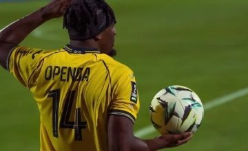 Pau FC : Royce Openda bloqué par les choix tactiques de Thierry Débès ?