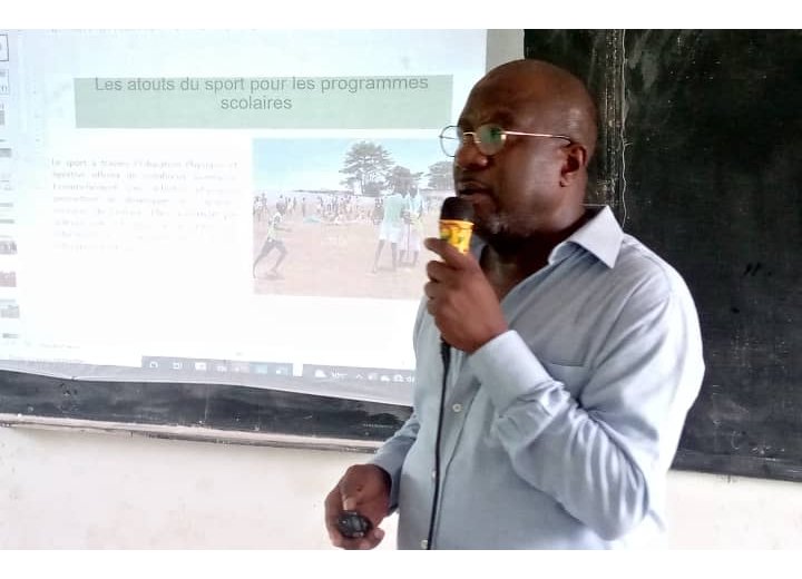 Activité des candidats à la Fegafoot : Valéry Ondo Ébé au contact des élèves