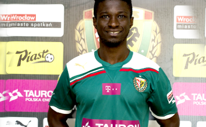 Slask Wroclaw : Eric Mouloungui officiellement présenté à la presse polonaise
