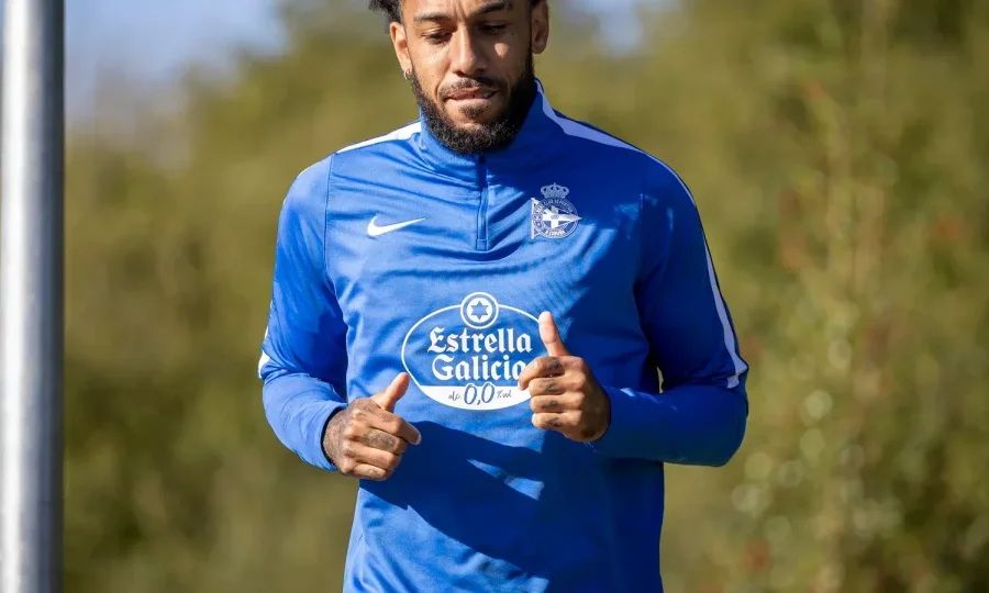 Deportivo : Aubameyang retrouve les terrains d'entraînement, mais son retour devra attendre