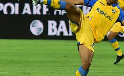 Serie B : Anthony Oyono décisif, Frosinone arrache un nul spectaculaire face à Catanzaro