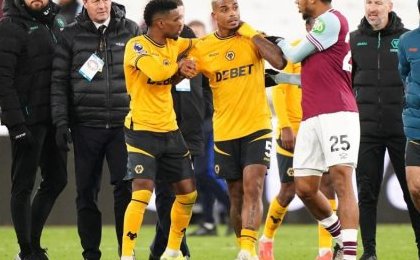 Premier League : Mario Lemina déchu de son brassard chez les Wolves