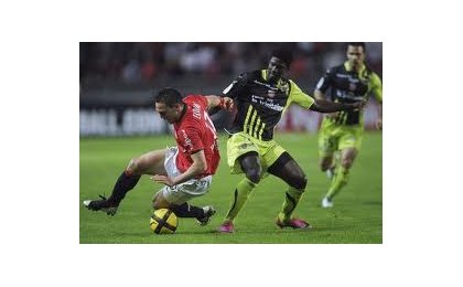 Ecuelé Manga intraitable devant le favori PSG