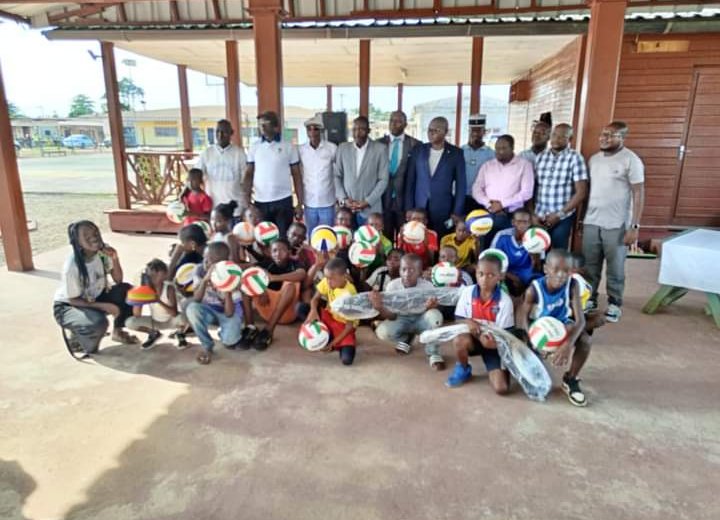 Anicet Claude Mbina prend les commandes de la 9e ligue de volleyball du Gabon