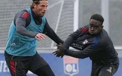 Olympique lyonnais : Bryan Meyo intègre le groupe professionnel après les barrages du Mondial 2026