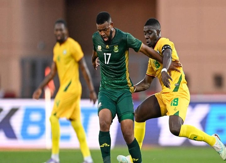 CAN 2025 : L'Afrique du Sud s'adjuge un derby fou face au Zimbabwe et file en huitièmes
