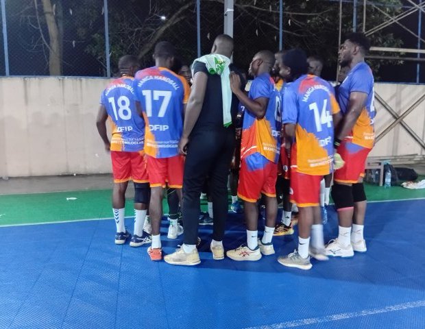 Handball : Manga Owendo dicte sa loi face à Phoenix HT dans le derby de l'Estuaire