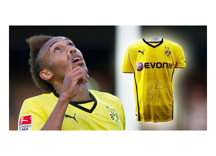 Un maillot dédicacé d'Aubameyang en vente aux enchères