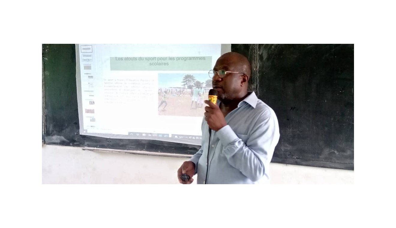 Activité des candidats à la Fegafoot : Valéry Ondo Ébé au contact des élèves