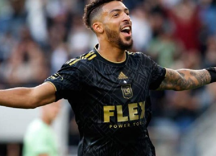Mercato OM : La piste Denis Bouanga activée pour reformer le duo avec Aubameyang ?