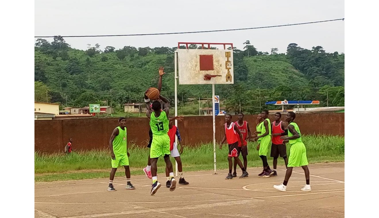Espoir BBC, champion de la phase aller du championnat de basket-ball de la Nyanga