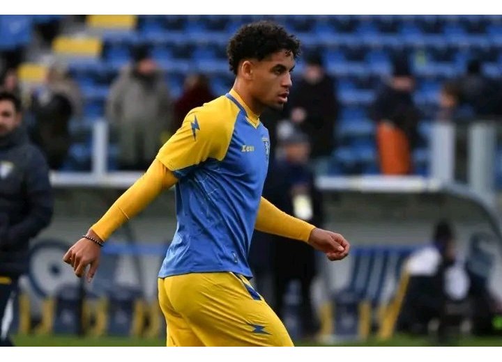 Frosinone : De retour aux affaires, Anthony Oyono enchaîne les titularisations en Serie B